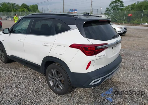 2021 Kia Seltos S z USA, uszkodzony, nr VIN KNDEUCAA0M7041549